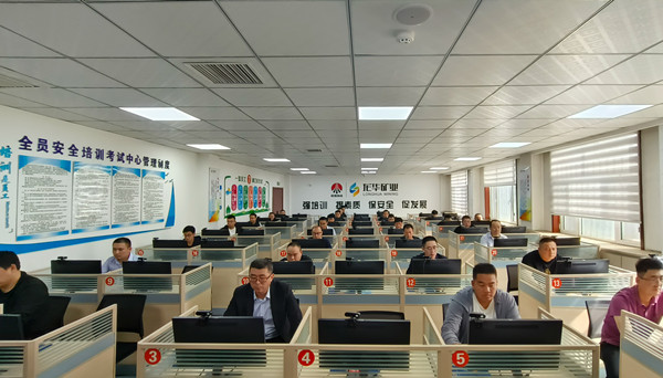 全员考试机房.jpg
